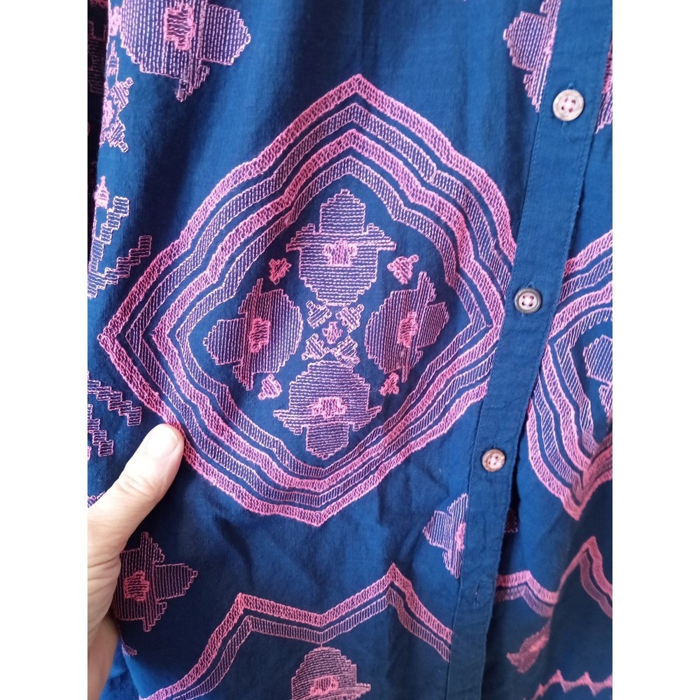 Anthropologie Pink Embroidered Navy Blue Cotton Button Down Shirt Top sz M - Picture 13 of 16